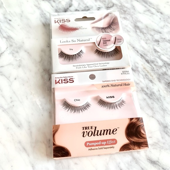 2 Sets of Faux Lashes Looks So Natural True Volume Falsies - Picture 1 of 5